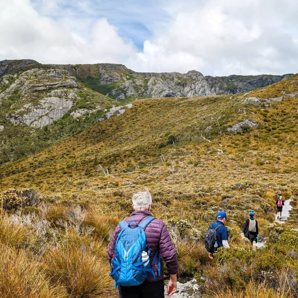 10 days tasmania tours