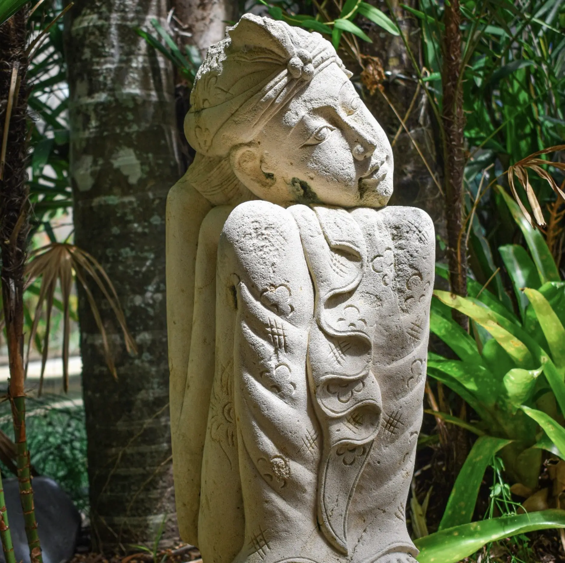 Bay Village Tropical Retreat