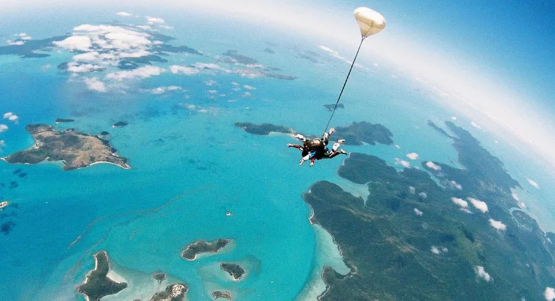 Experience skydiving in Airlie Beach
