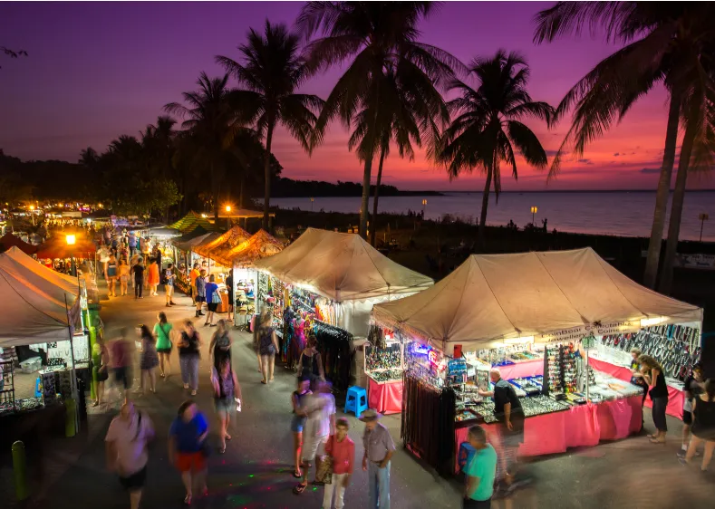 Visit the Mindil Beach Sunset Markets in Darwin