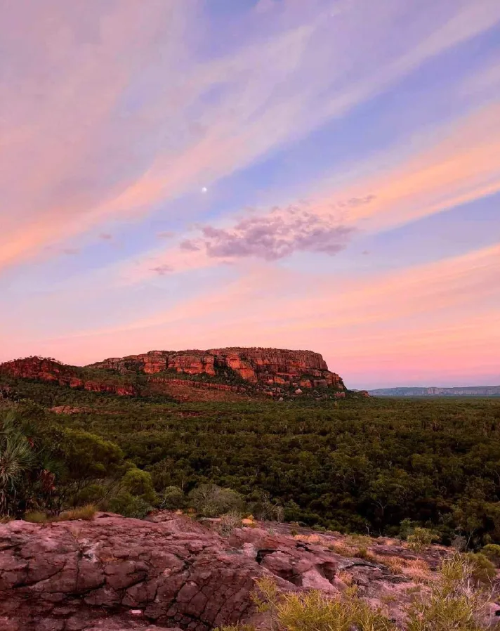 Witness the sundown at Ubirr within Kakadu