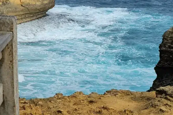 The Arches Marine Sanctuary