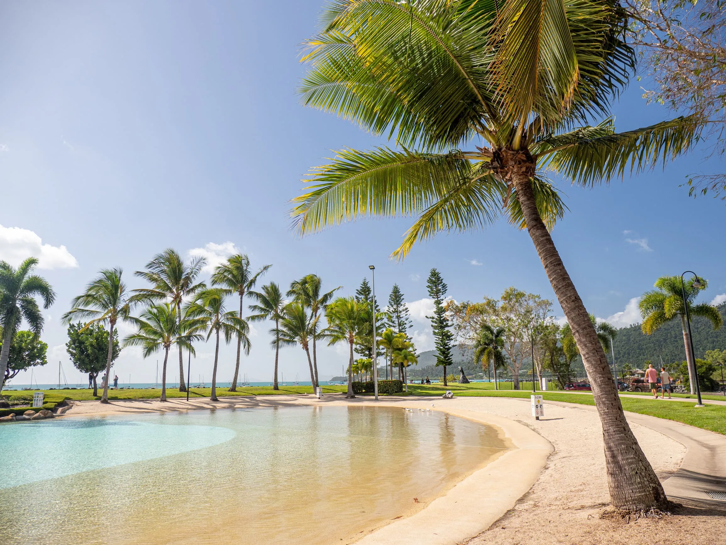 things to do in airlie